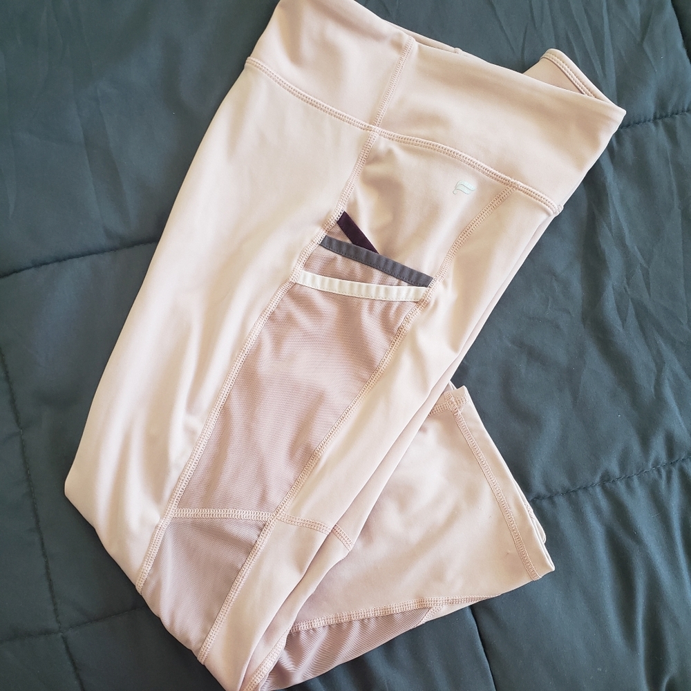 Fabletics Mauve Mesh Pockets Capri - image 2